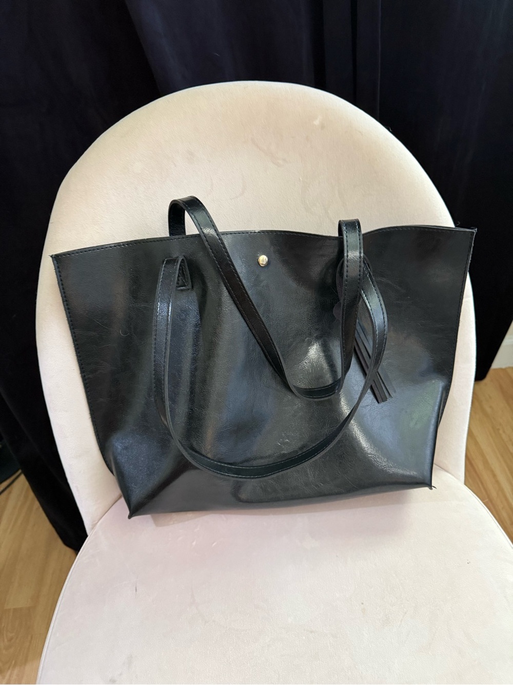 Target Classic Black Leather Tote Bag - Sleek Everyday Carry